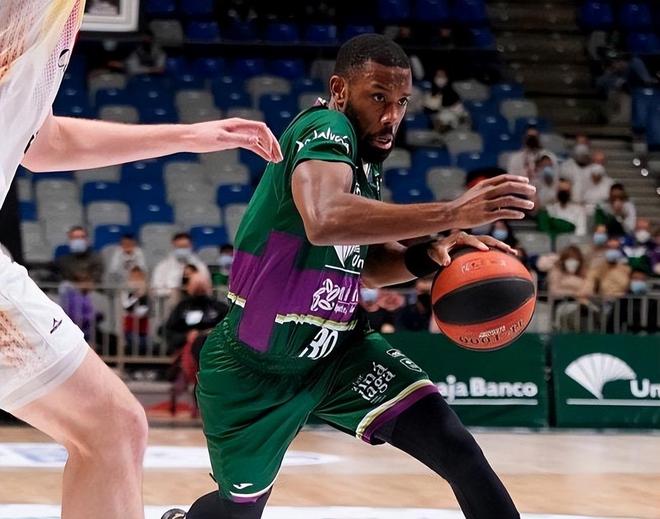 赛后新奥尔良鹈鹕调整名单以备CBA季后赛，临场应变环节打磨，信心回归，年轻球员得到机会的简单介绍